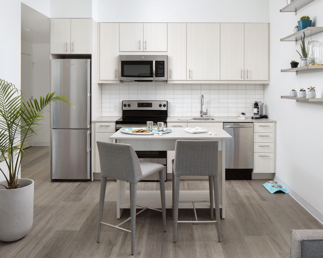 Kitchen with island